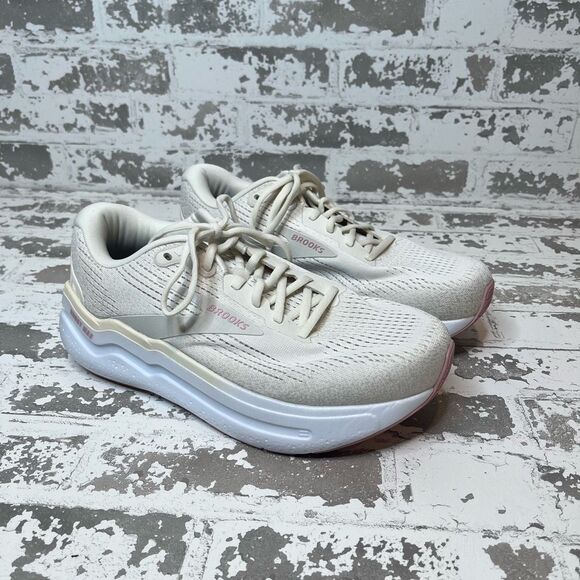 Brooks | women creamy white athletic running shoes ghost 2 max - Picture 2 of 10